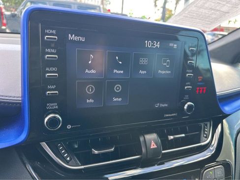 Used 2021 Toyota C-HR XLE image 5