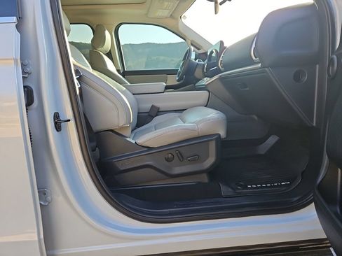 Used 2025 Ford Expedition Max Active AWD/4WD image 14