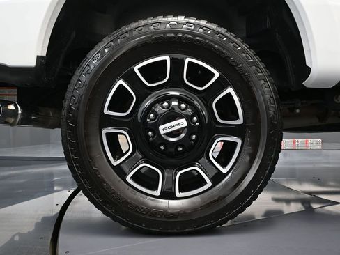 Used 2025 Ford F250 Platinum AWD/4WD image 15