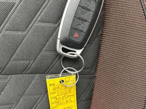 Used 2023 Nissan Kicks SR FWD image 16