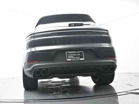 Certified 2025 Porsche Cayenne AWD/4WD image 50