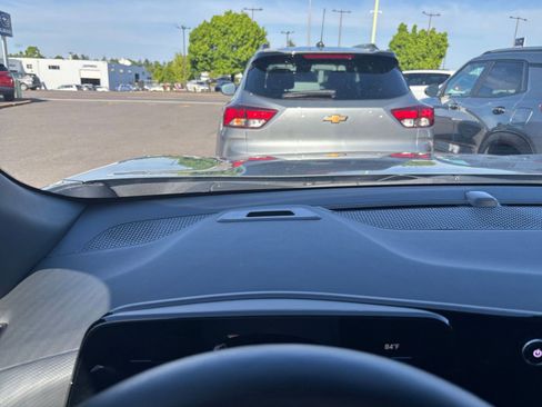 Used 2025 Chevrolet Equinox LT AWD/4WD image 35