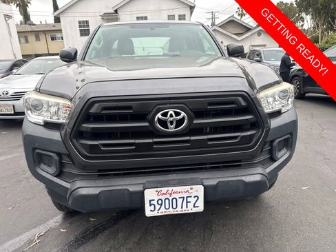Used 2017 Toyota Tacoma SR RWD image 8