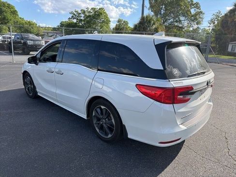 Used 2022 Honda Odyssey Elite image 2