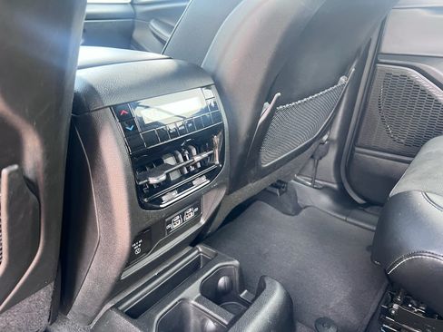 Used 2024 Jeep Grand Cherokee L Altitude RWD image 21