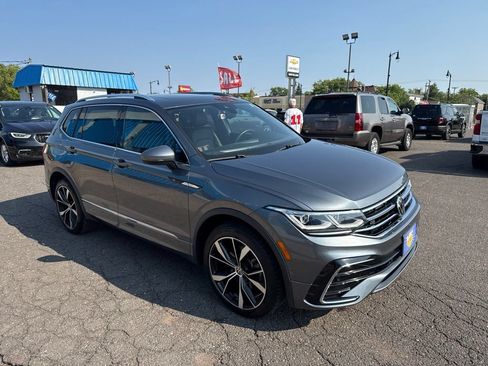 Used 2022 Volkswagen Tiguan SEL R-Line AWD/4WD image 6