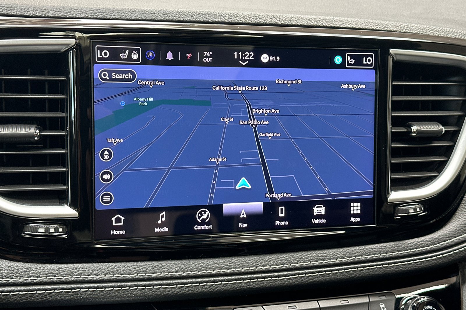 Used 2025 Chrysler Pacifica Limited FWD image 26