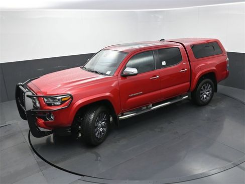 Used 2020 Toyota Tacoma Limited image 34