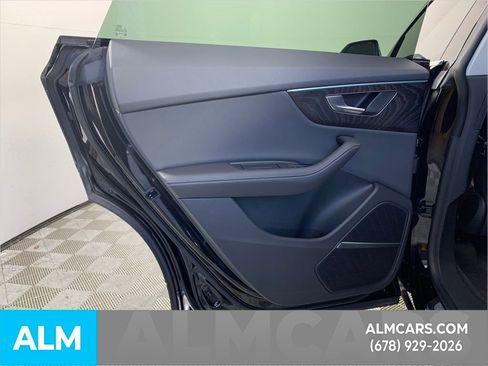 Used 2023 Audi Q8 Premium Plus image 31