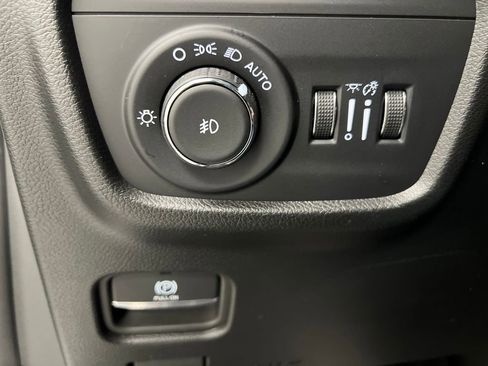 Used 2025 Jeep Grand Cherokee Summit image 41