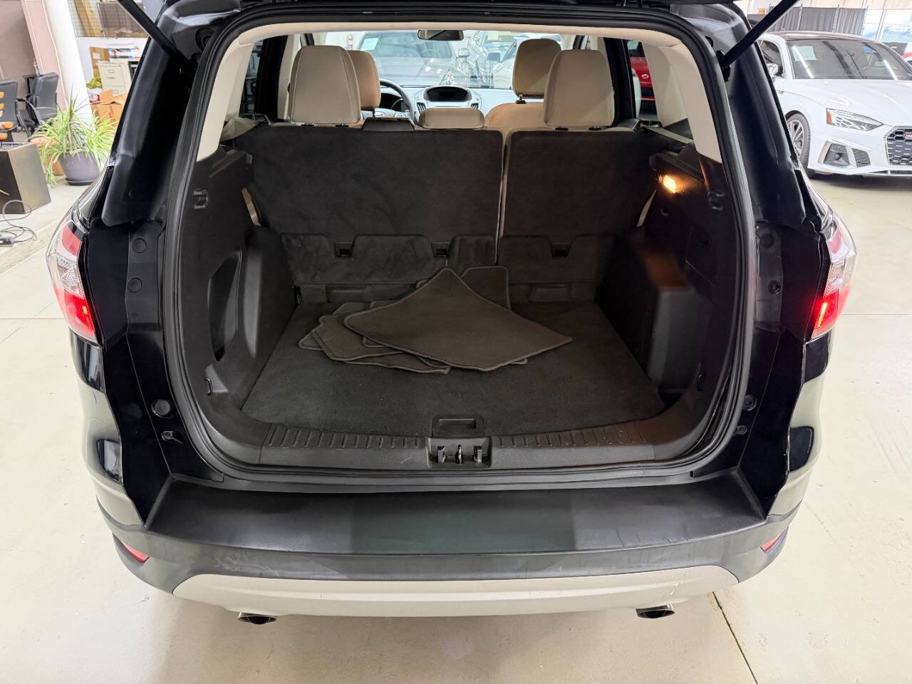 Used 2018 Ford Escape SE FWD image 9