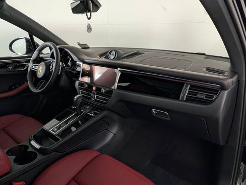 New 2026 Porsche Macan AWD/4WD image 19
