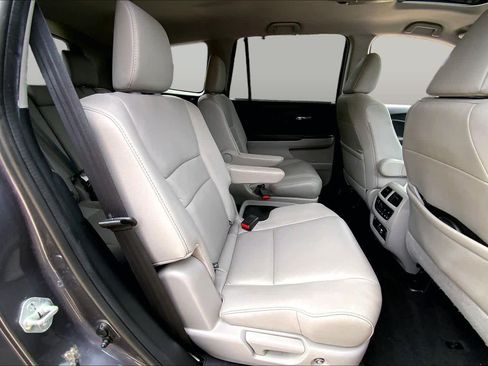Used 2021 Honda Pilot Touring image 21
