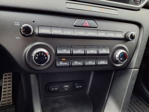 Used 2020 Kia Sportage S image 19