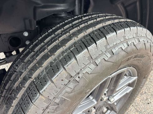 Used 2025 Jeep Wrangler Sport AWD/4WD image 7