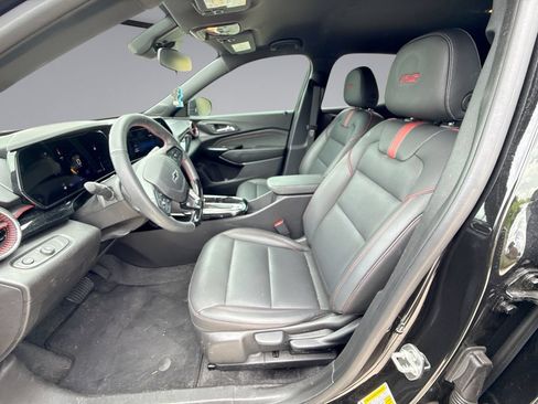 Used 2025 Chevrolet Trax RS w/ Driver Confidence Package FWD image 30