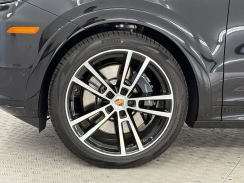 New 2026 Porsche Cayenne GTS AWD/4WD image 13