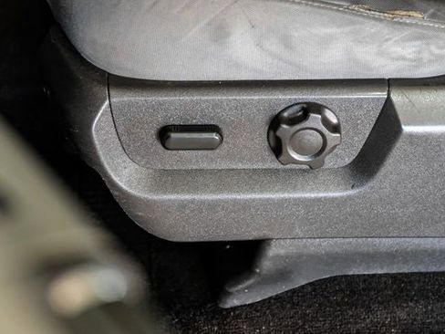 Used 2015 Ford F250 XLT w/ XLT Interior Package image 27