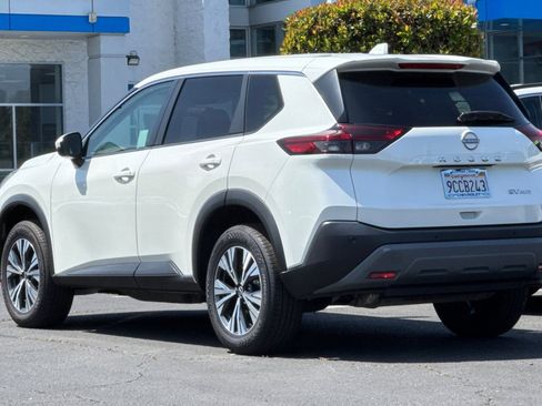 Used 2022 Nissan Rogue SV AWD/4WD image 7