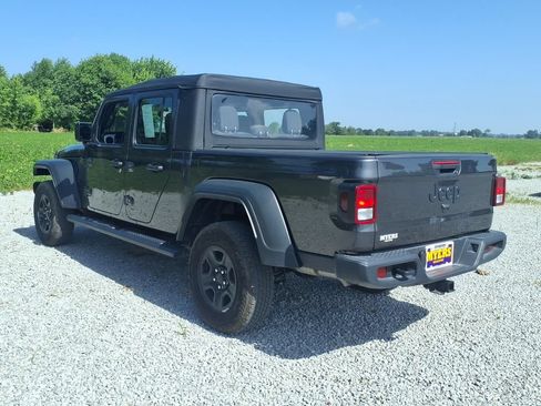 Used 2026 Jeep Gladiator Sport AWD/4WD image 9