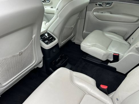 Certified 2022 Volvo XC90 T8 Inscription w/ Advanced Package image 5