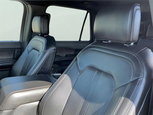 Used 2020 Ford Expedition Limited image 27