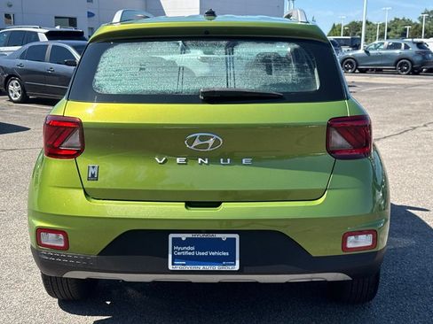 Certified 2024 Hyundai Venue SEL FWD image 8