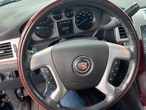 Used 2007 Cadillac Escalade AWD w/ Information Package image 11