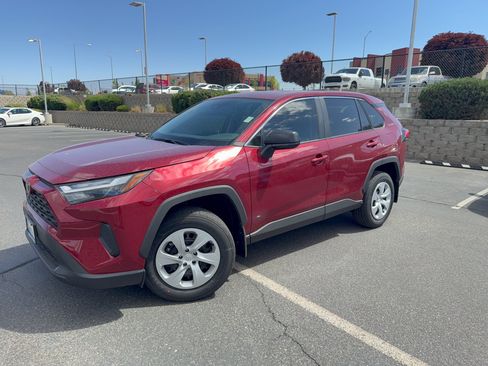Used 2025 Toyota RAV4 LE AWD/4WD image 2