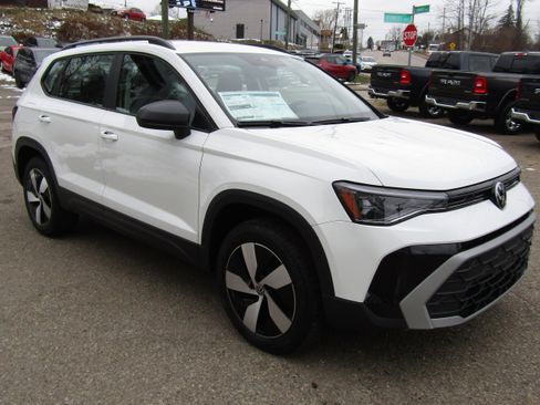 New 2026 Volkswagen Taos S image 5