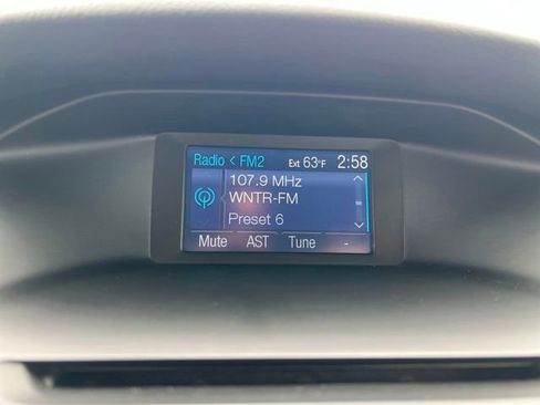 Used 2014 Ford Focus SE w/ Equipment Group 201A FWD image 17