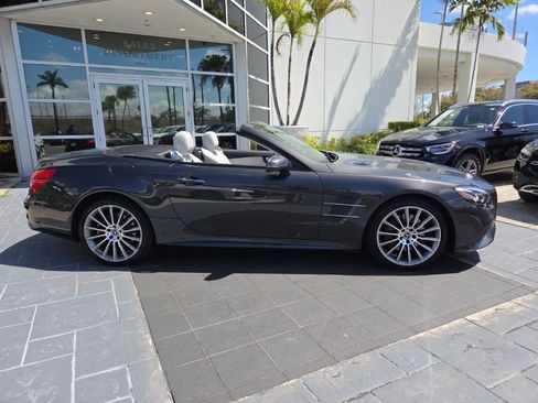 Used 2020 Mercedes-Benz SL 550 image 9