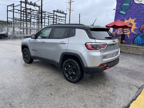 Used 2023 Jeep Compass Trailhawk AWD/4WD image 3