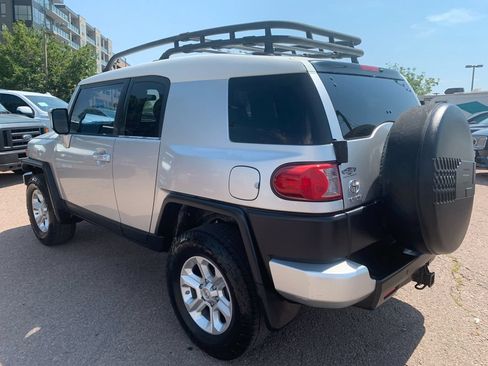 Used 2007 Toyota FJ Cruiser 4WD image 6