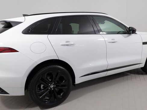 Used 2025 Jaguar F-PACE R-Dynamic S image 23
