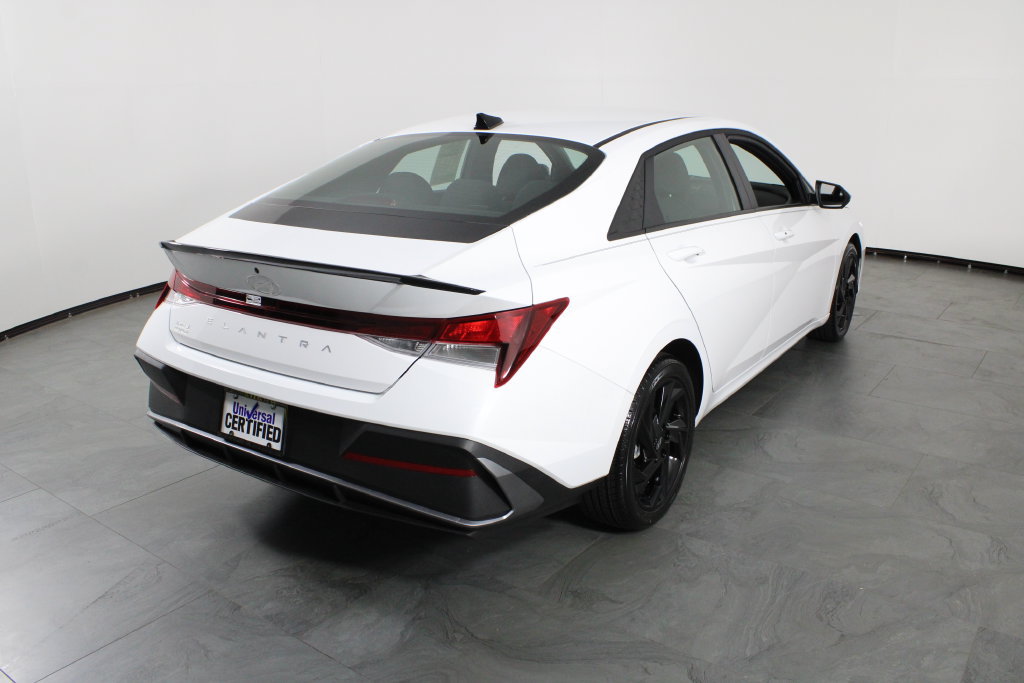 Certified 2026 Hyundai Elantra Sport FWD image 4