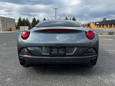 Used 2012 Ferrari California image 6