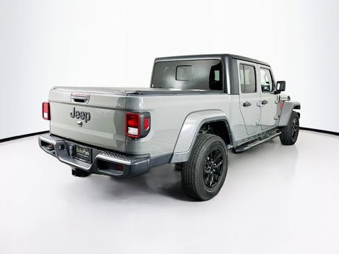 Used 2022 Jeep Gladiator Sport image 9