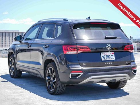 Used 2023 Volkswagen Taos SE w/ Panoramic Sunroof Package AWD/4WD image 8