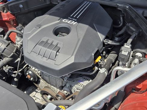 Used 2023 Genesis G70 2.0T RWD image 19