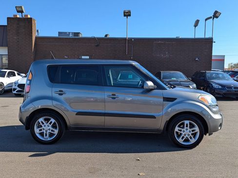 Used 2011 Kia Soul + w/ Audio Pkg image 4