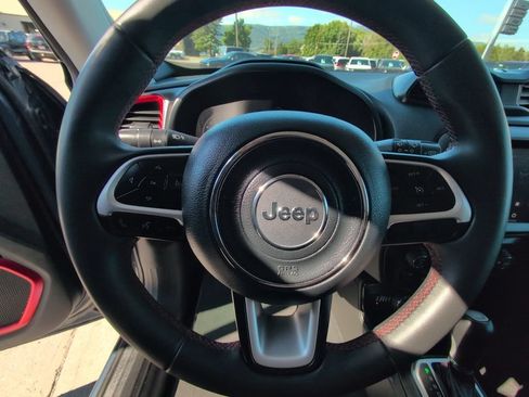 Certified 2023 Jeep Renegade Trailhawk AWD/4WD image 12