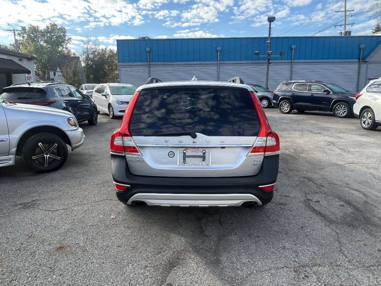 Used 2015 Volvo XC70 T6 w/ Proximity Package AWD/4WD image 11