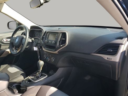 Used 2018 Jeep Cherokee Latitude w/ Altitude Package image 14