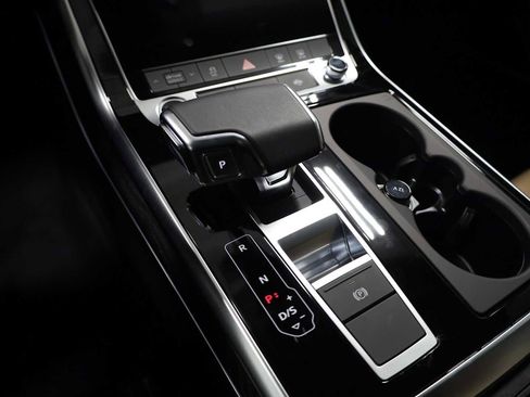 New 2026 Audi Q7 Premium image 27