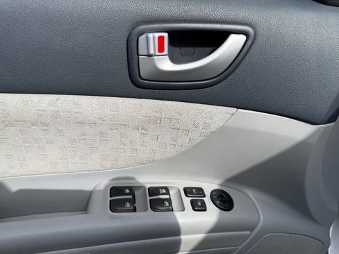 Used 2006 Hyundai Sonata GLS FWD image 16