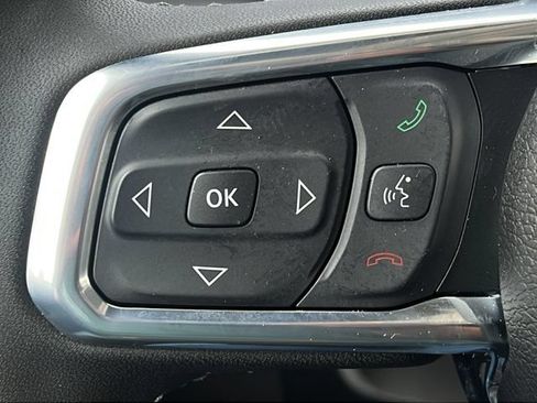 Used 2026 Jeep Wrangler Unlimited Sahara AWD/4WD image 19