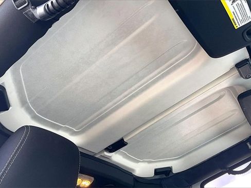 Used 2018 Jeep Wrangler Unlimited Sahara w/ Connectivity Group image 24