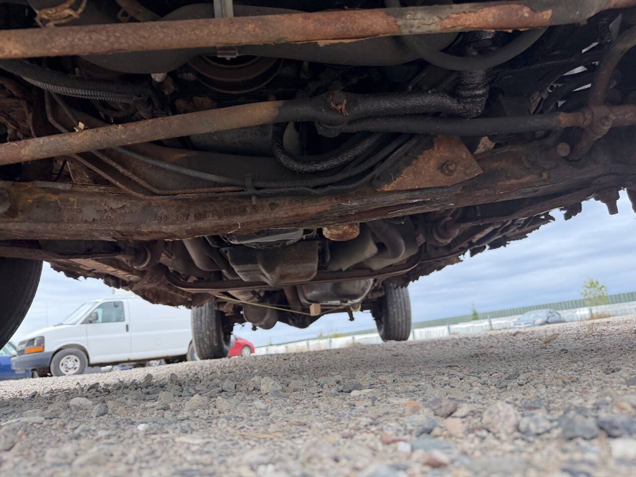 Used 1999 Ford E-350 and Econoline 350 Super Duty RWD image 13