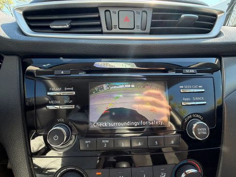 Used 2016 Nissan Rogue S AWD/4WD image 27